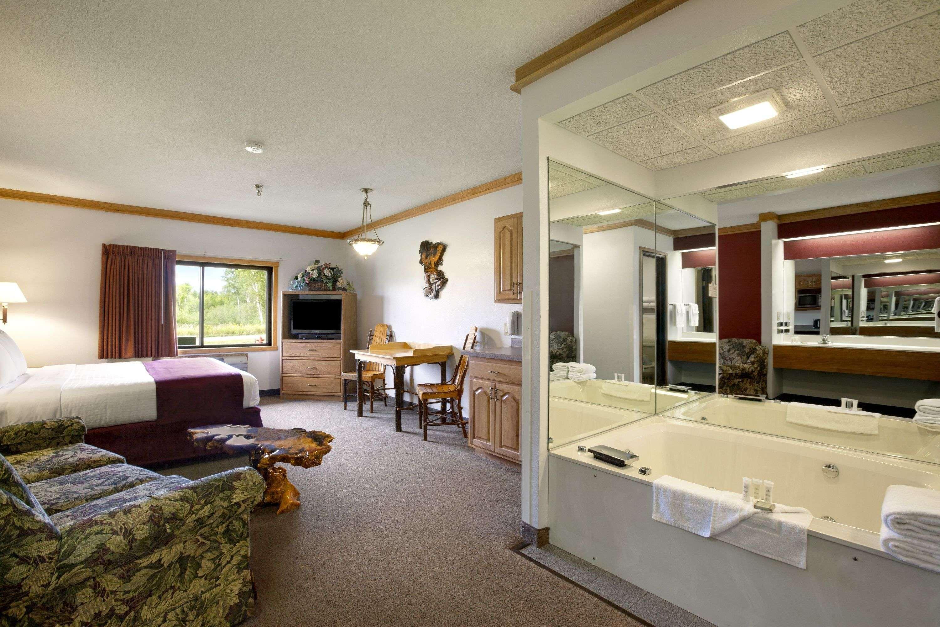 Super 8 By Wyndham Eveleth Motel Bagian luar foto