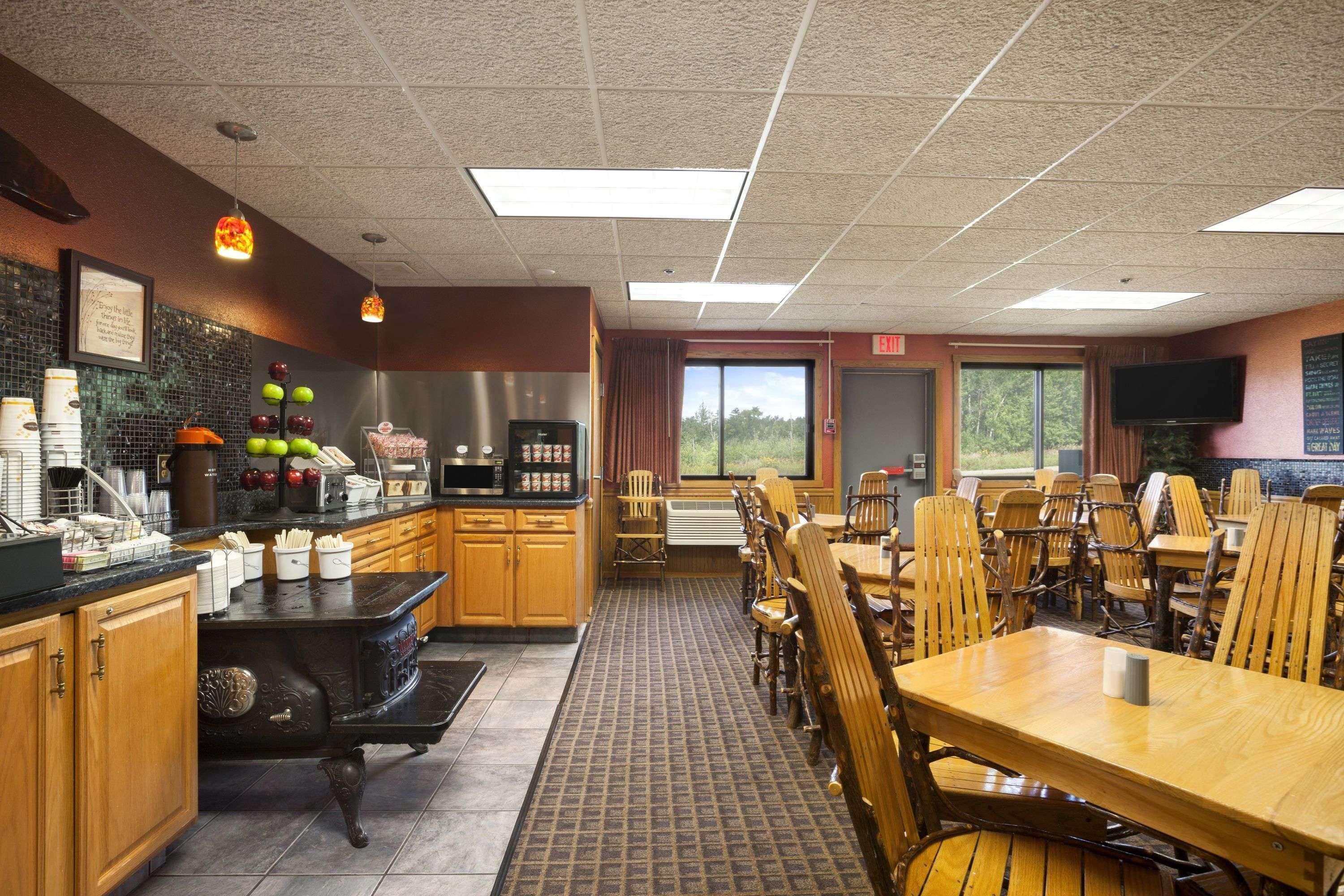 Super 8 By Wyndham Eveleth Motel Bagian luar foto