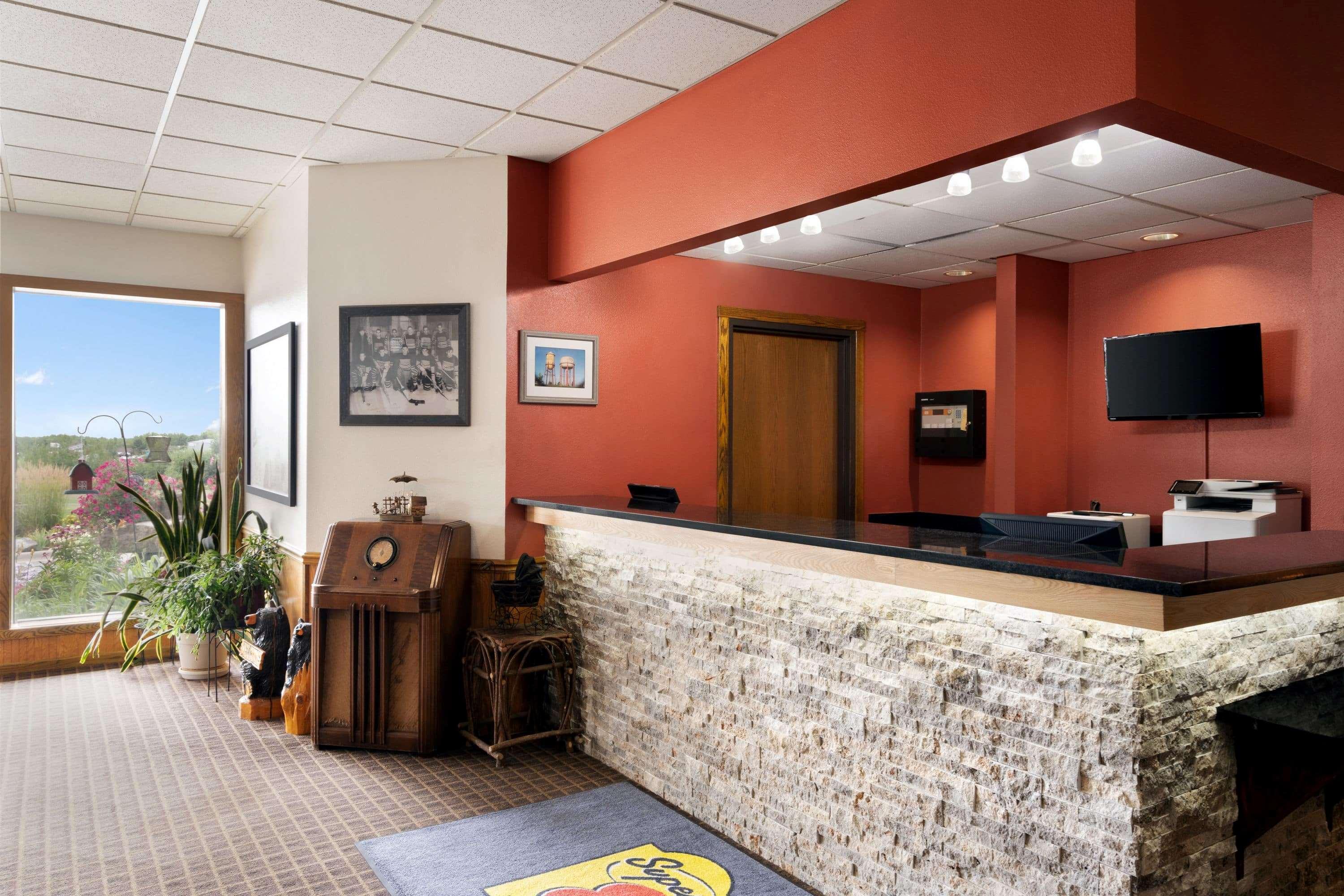 Super 8 By Wyndham Eveleth Motel Bagian luar foto