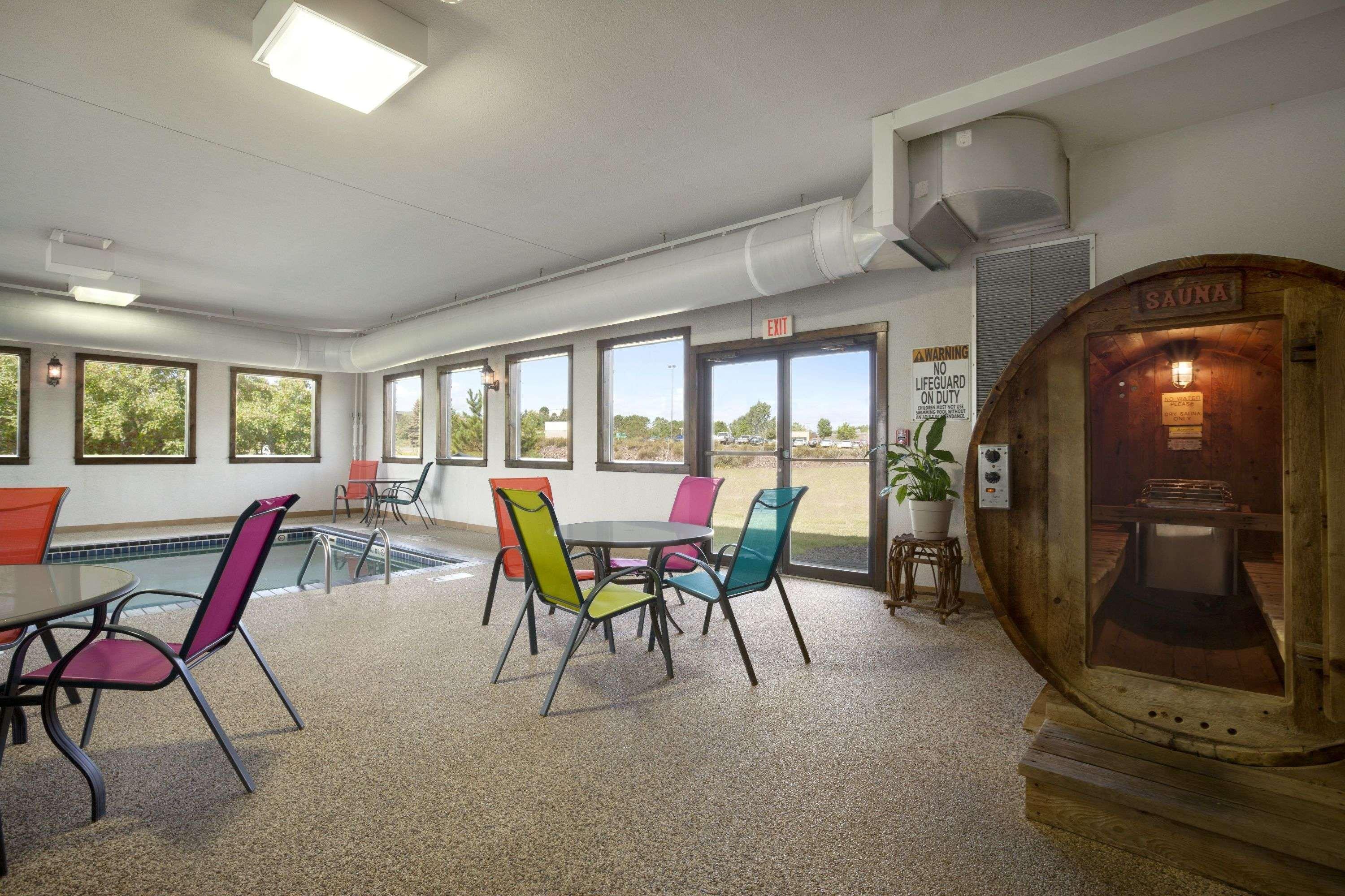 Super 8 By Wyndham Eveleth Motel Bagian luar foto