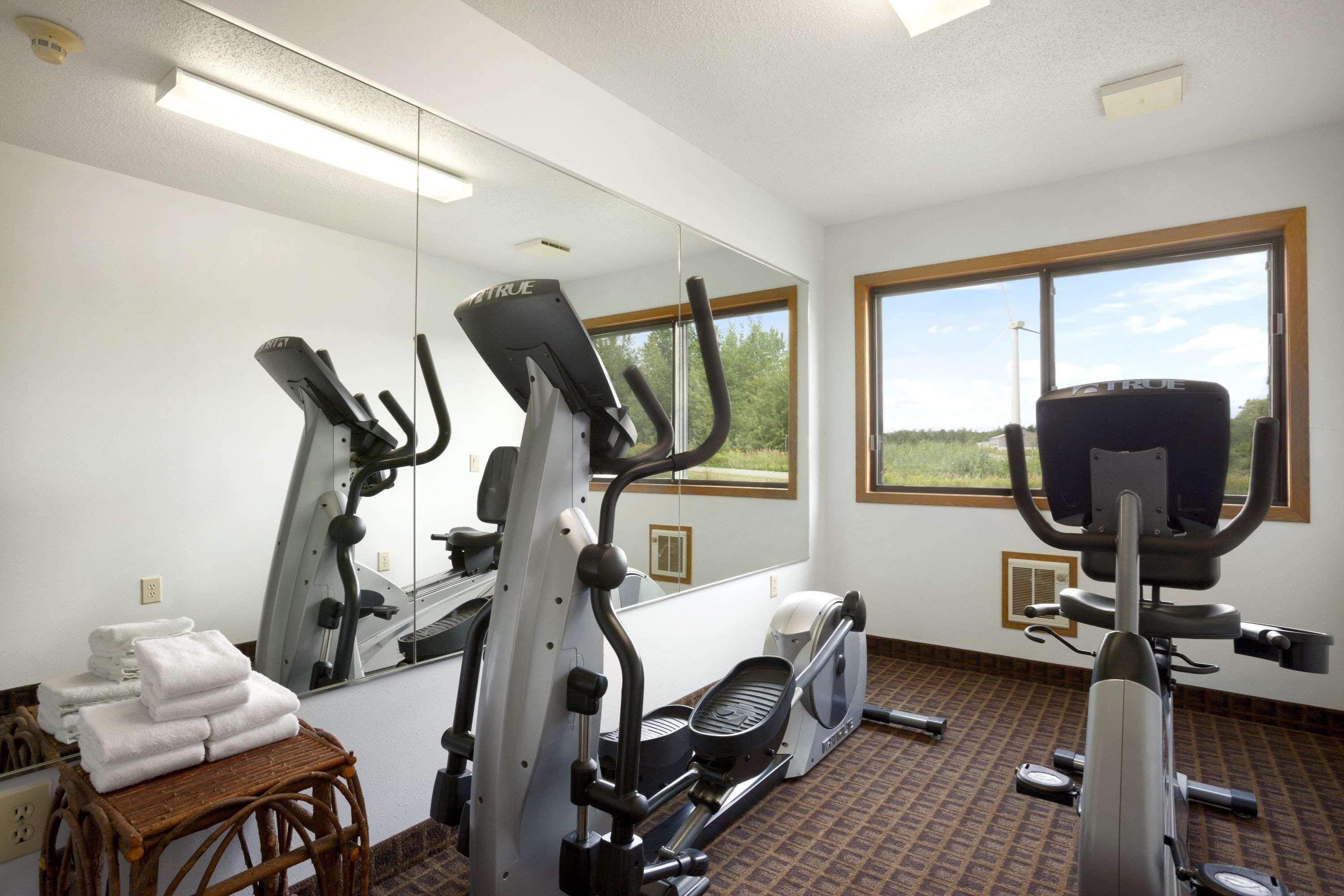 Super 8 By Wyndham Eveleth Motel Bagian luar foto